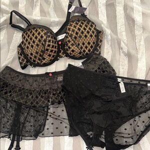 Cacique Unlined Bslconette 44C 22/24 Hipster Panties & Garter Belt Black Lace